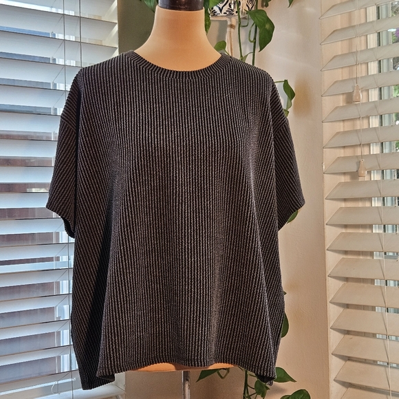 Zenana Outfitters Black and White Striped Top - Picture 8 of 15